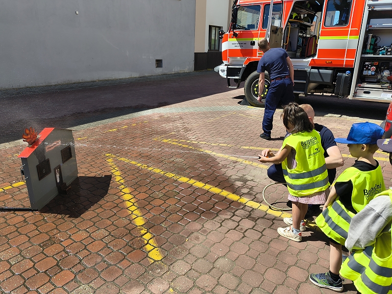 Návštěva u hasičů - třída Veverky a Opičky