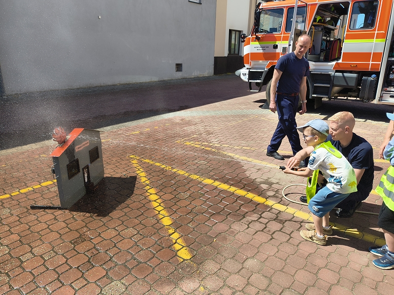 Návštěva u hasičů - třída Veverky a Opičky