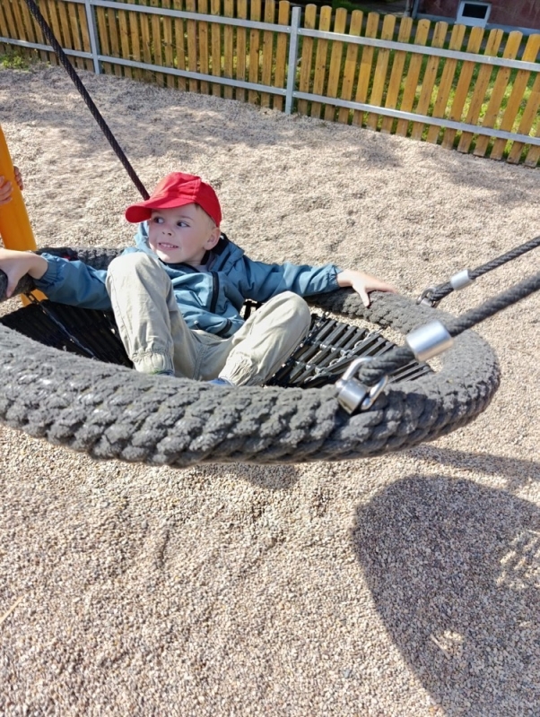 Broučci na výletě vlakem