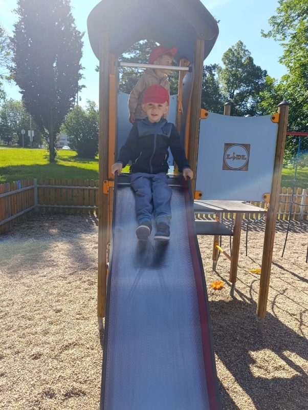 Broučci na výletě vlakem